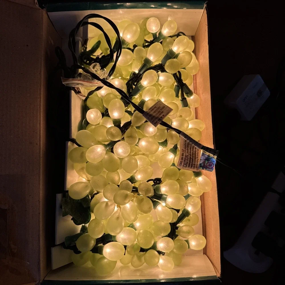 Kurt‎ Adler 100 Micro Bulbs Grape Lights Green 5 Clusters Indoor/Outdoor